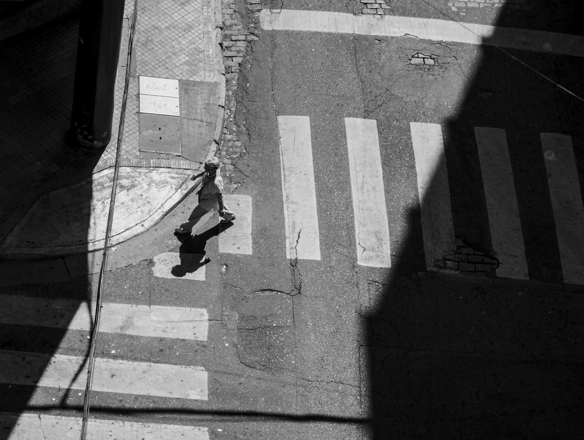 MONOCROMO
